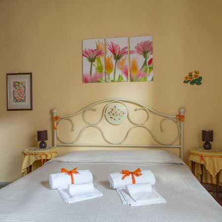 Antica Casa Dei Rassicurati Bed & Breakfast Montecarlo Exterior foto
