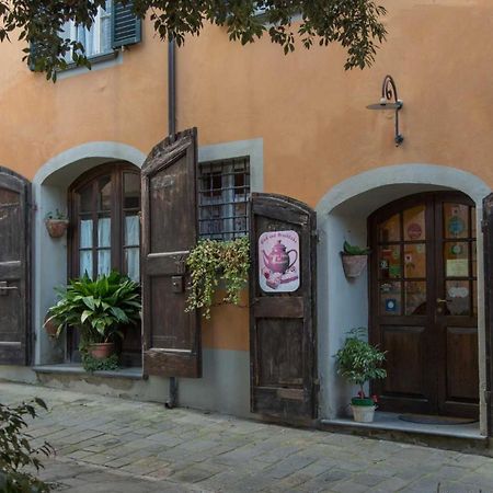 Antica Casa Dei Rassicurati Bed & Breakfast Montecarlo Exterior foto