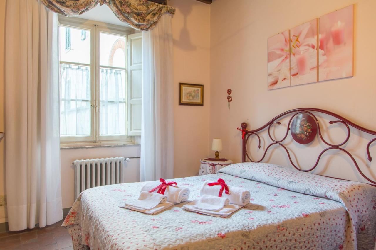 Antica Casa Dei Rassicurati Bed & Breakfast Montecarlo Exterior foto