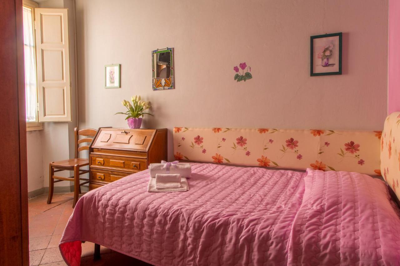Antica Casa Dei Rassicurati Bed & Breakfast Montecarlo Exterior foto