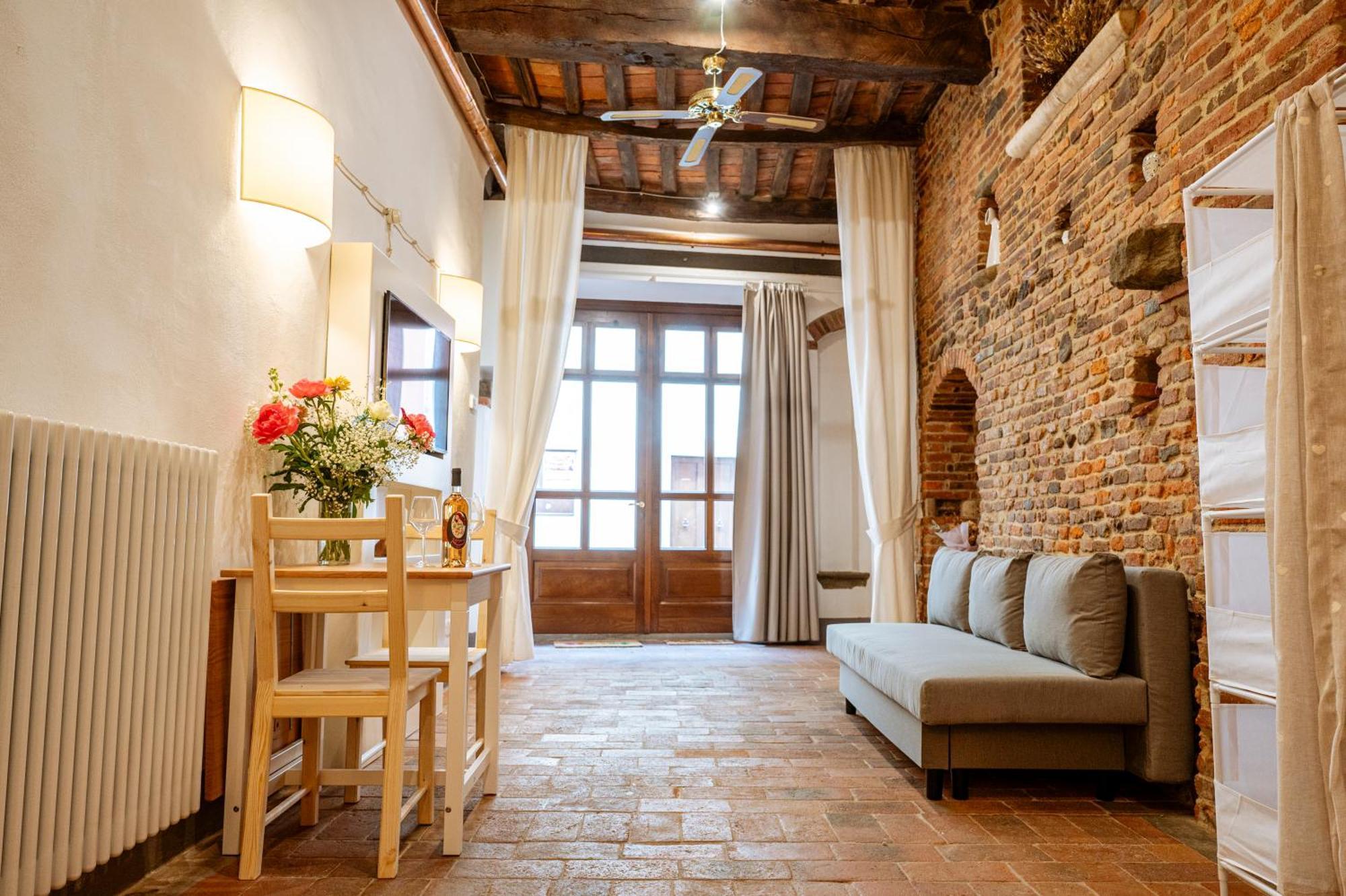 Antica Casa Dei Rassicurati Bed & Breakfast Montecarlo Exterior foto
