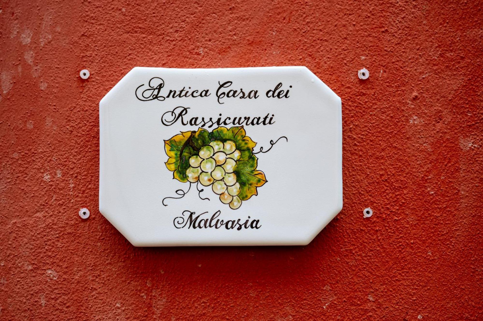 Antica Casa Dei Rassicurati Bed & Breakfast Montecarlo Exterior foto