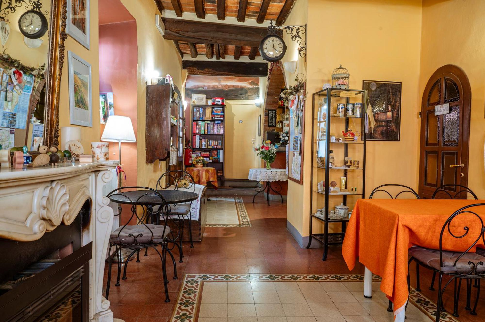 Antica Casa Dei Rassicurati Bed & Breakfast Montecarlo Exterior foto