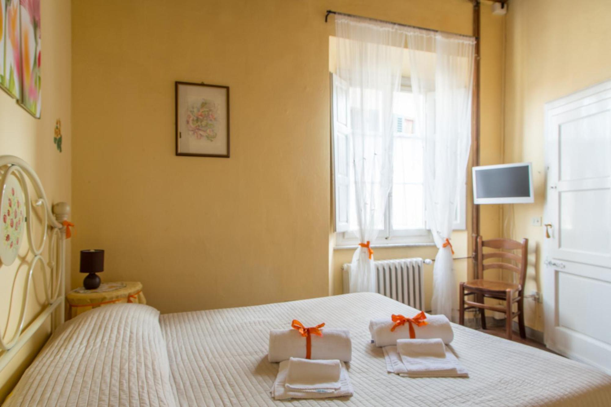 Antica Casa Dei Rassicurati Bed & Breakfast Montecarlo Exterior foto