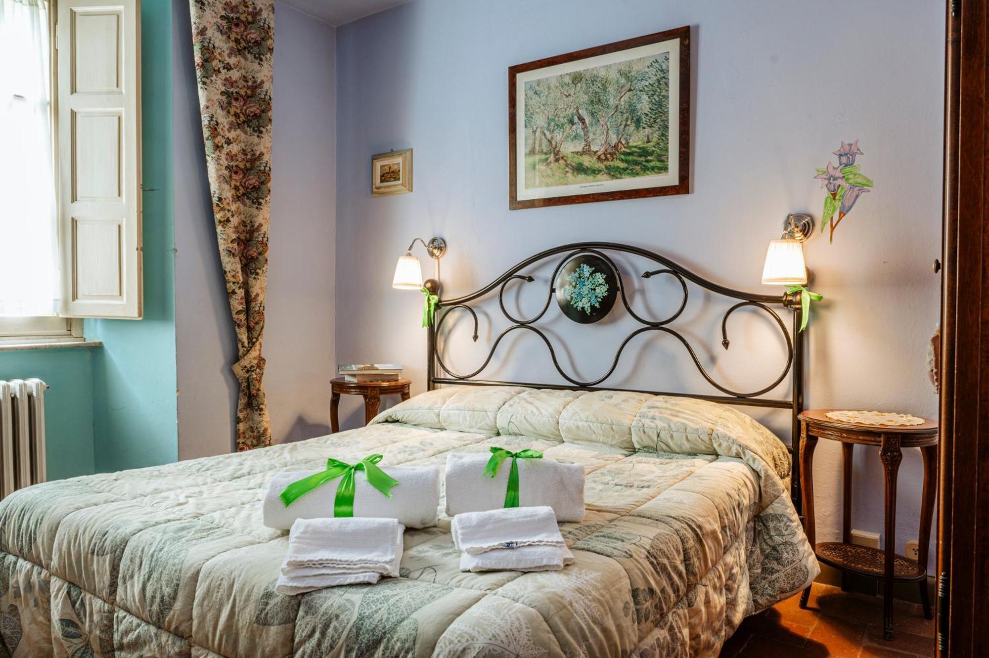 Antica Casa Dei Rassicurati Bed & Breakfast Montecarlo Exterior foto