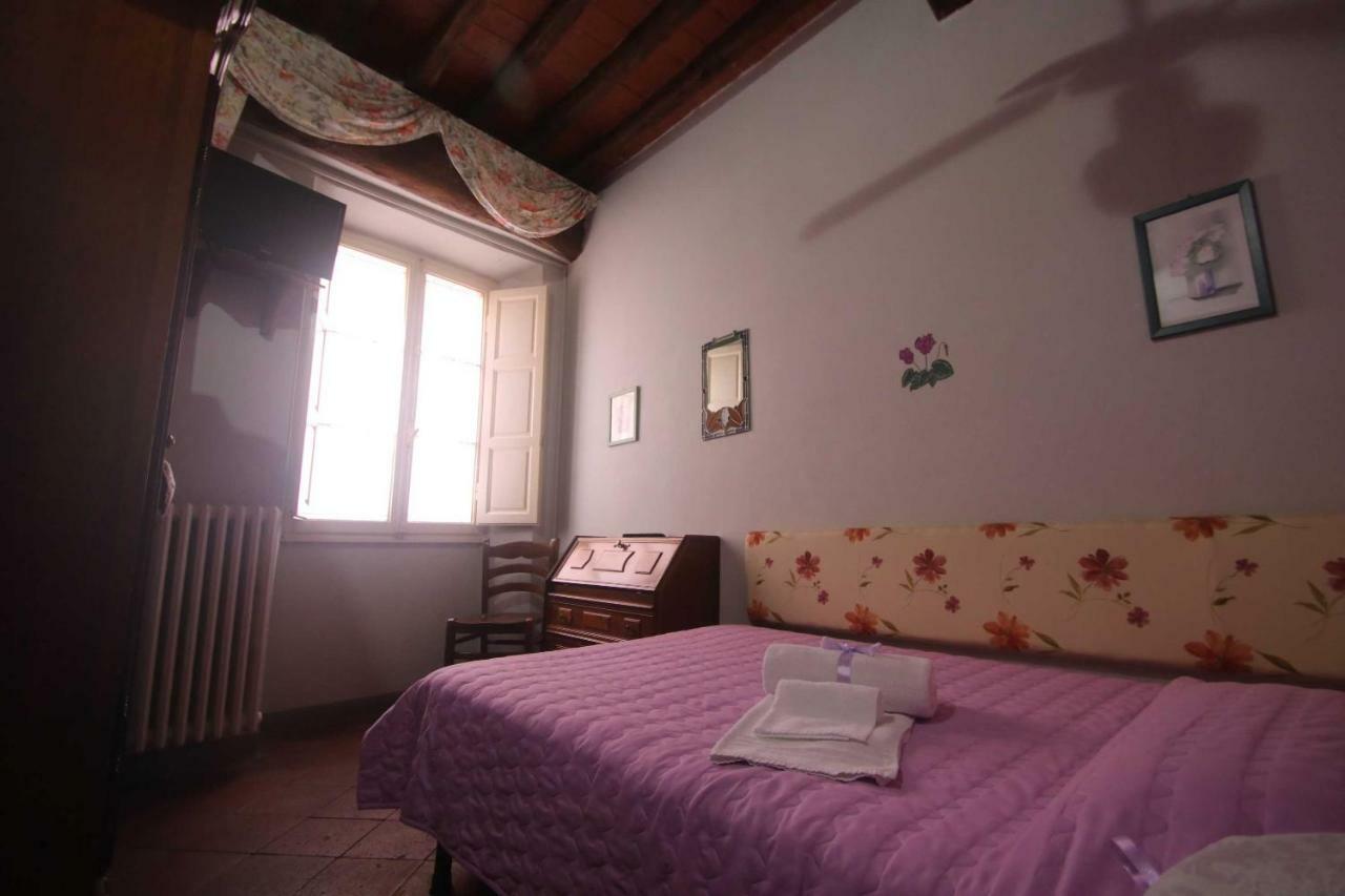 Antica Casa Dei Rassicurati Bed & Breakfast Montecarlo Exterior foto